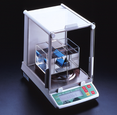 日本ALFA MIRAGE高精度密度計(jì)SD-200L詳細(xì)規(guī)格：日本alfamirage原裝進(jìn)口SD-200L基于阿基米德定理及其獨(dú)有技術(shù)生產(chǎn)的新型高精度電子比重計(jì)，   